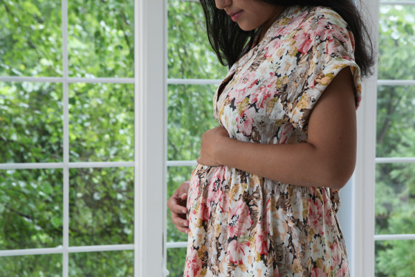 Ningning models her dress at 30 weeks pregnant
